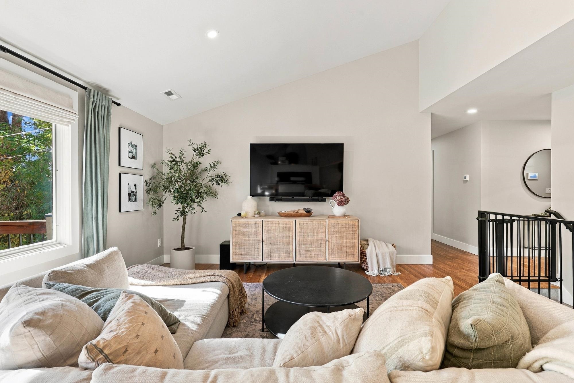 1624 E 34th Ave - Photo 6