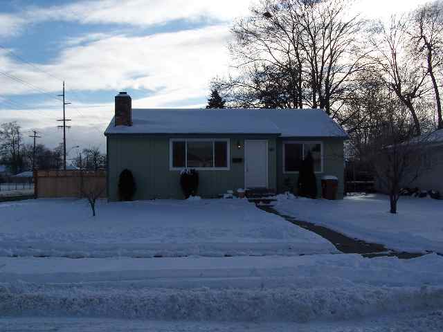1328 E Heroy - Photo 1